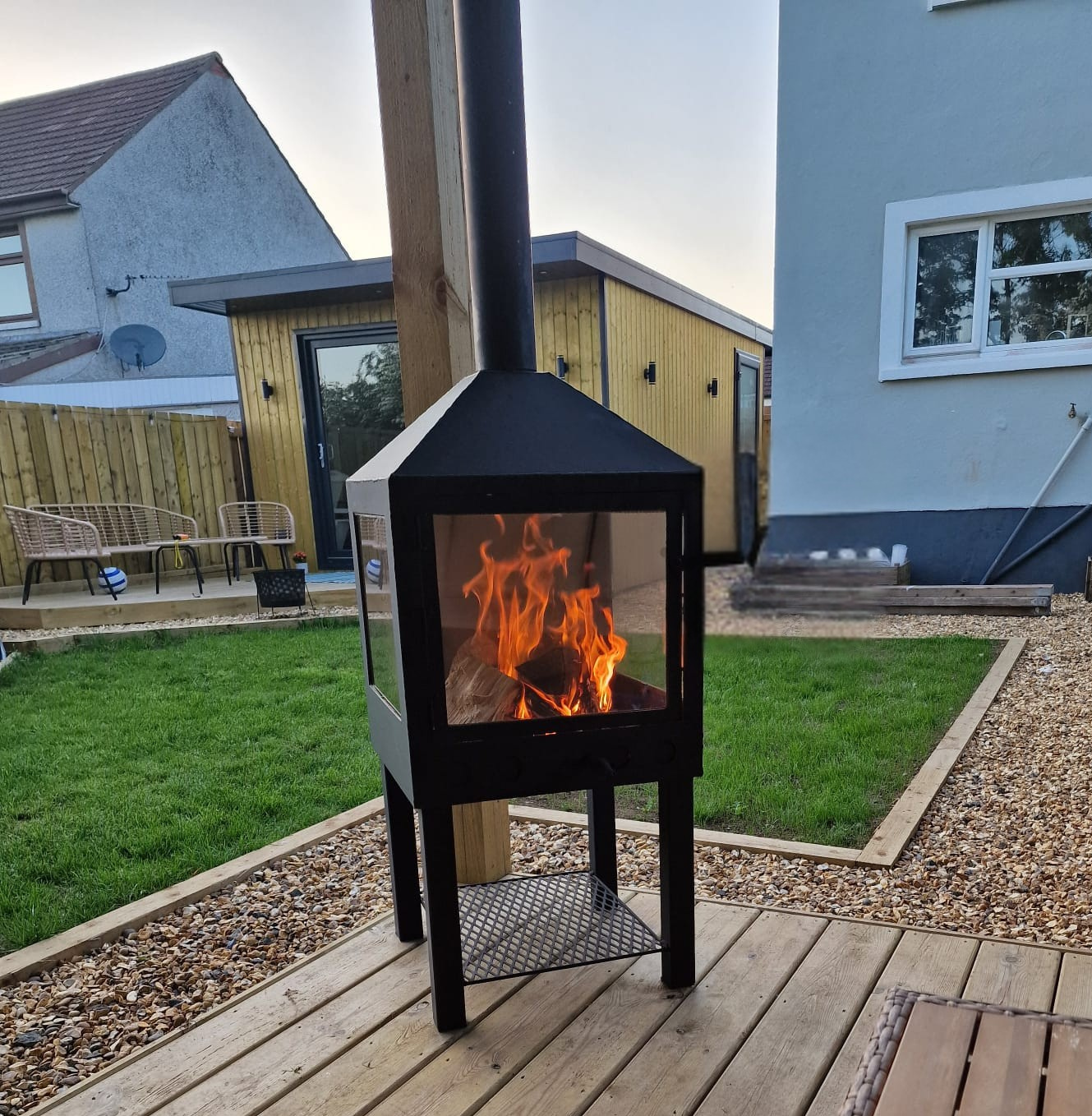 Outdoor stove and BBQ with Glass Door